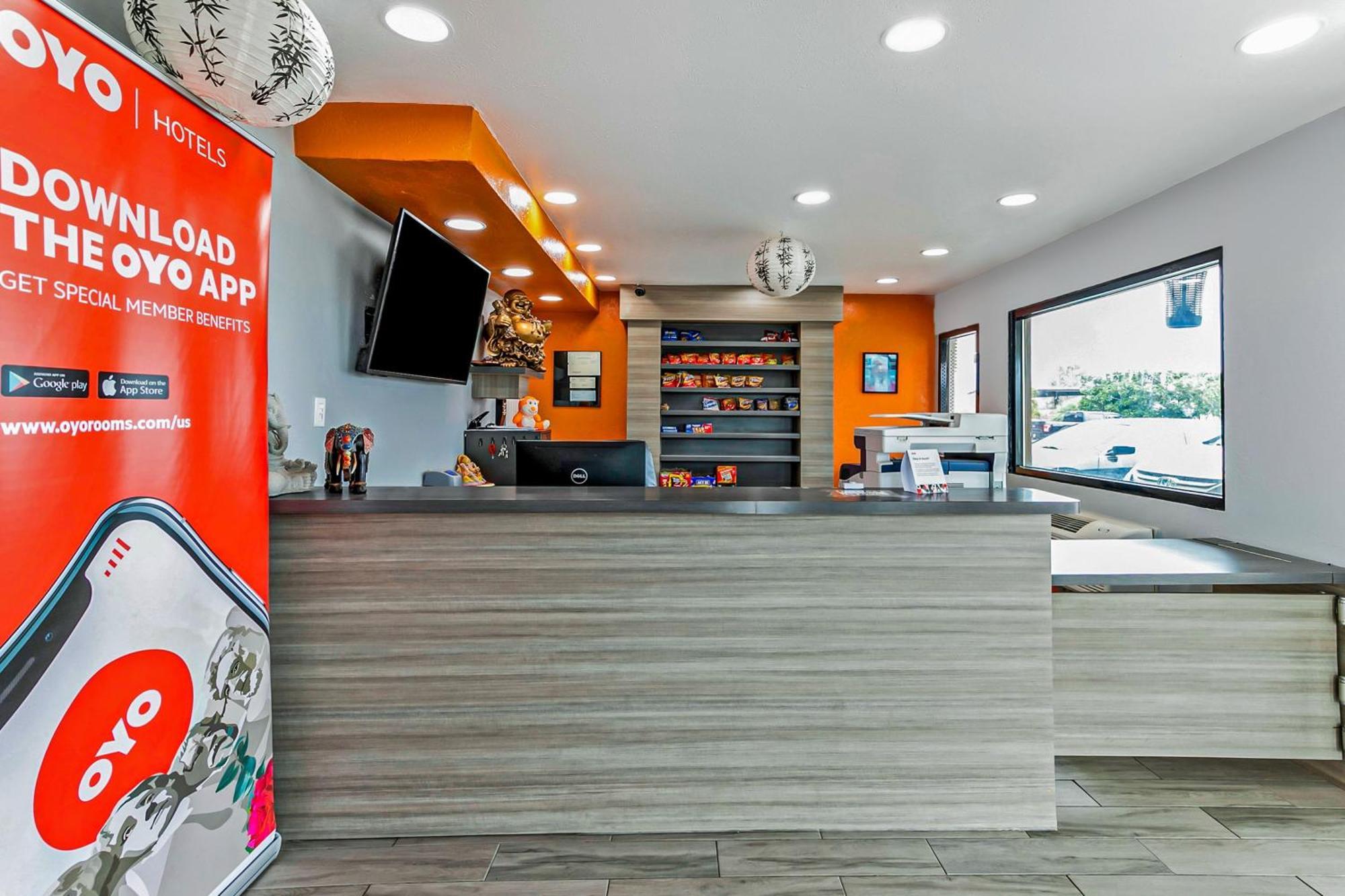 Oyo Hotel Lake Charles Hwy 10 ภายนอก รูปภาพ